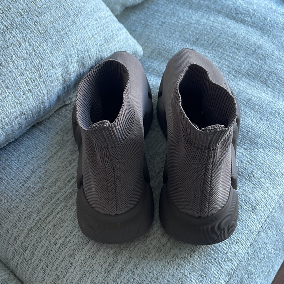 SPEED 2.0 RECYCLED KNIT SNEAKER - Picture 3 of 5